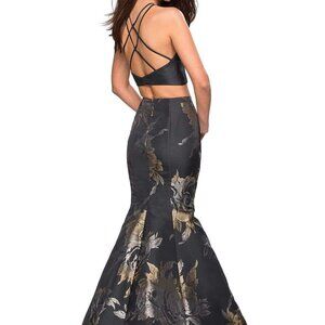Stunning, modern, two-piece brocade gown, gold/black, with an impressive train.